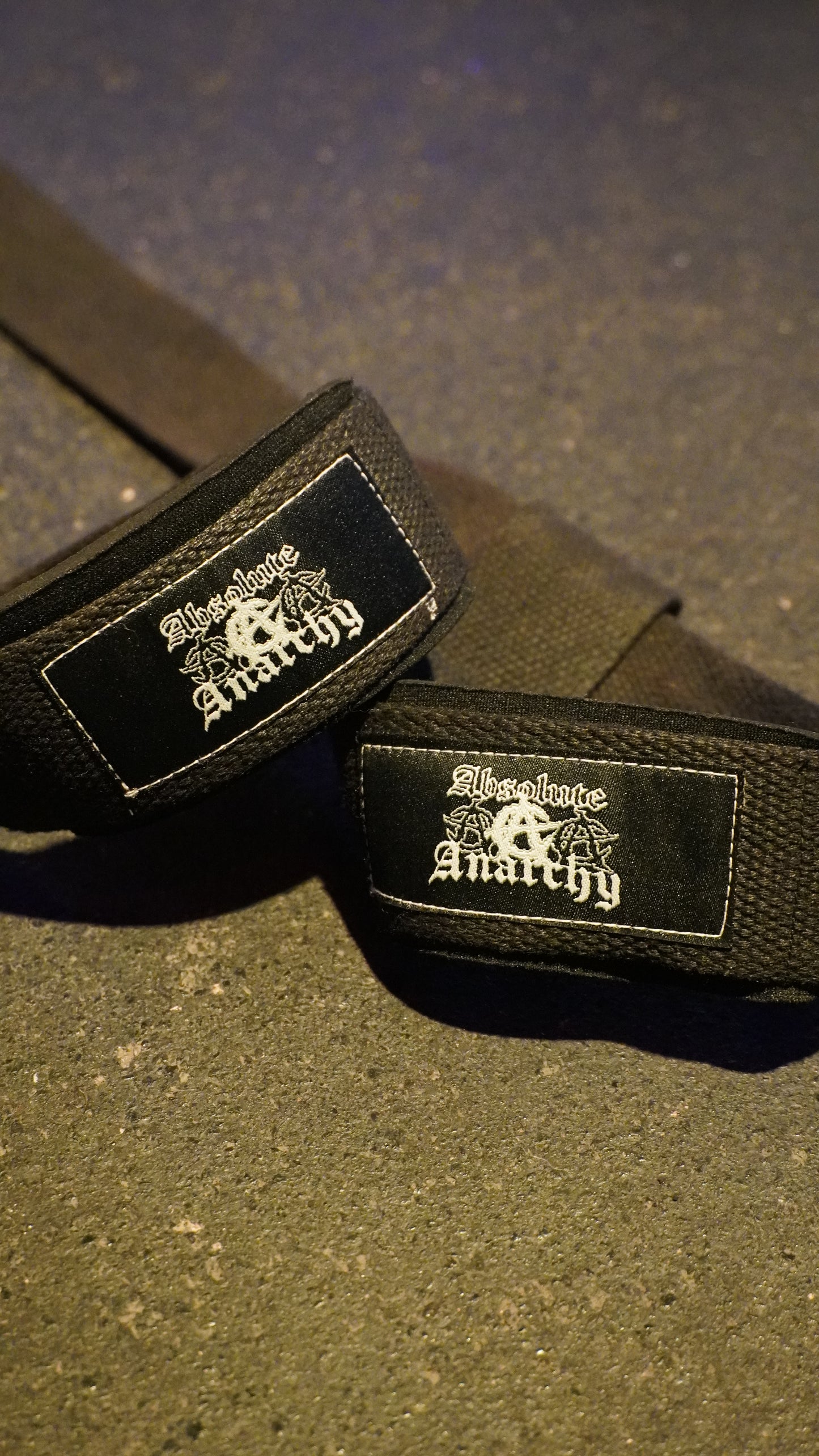Absolute Anarchy Lifting Straps (Black)